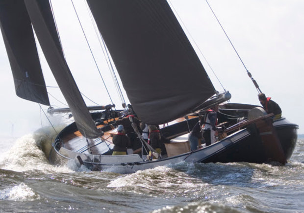 Visserman Aak HI 1  Saar  inkl. Skipper mieten